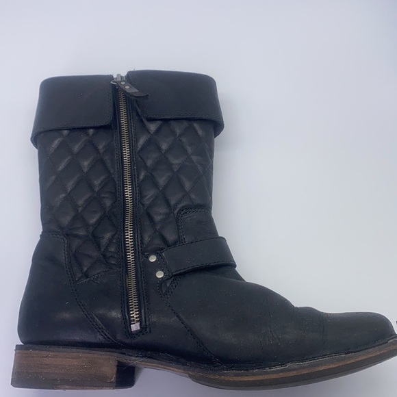 Ugg - Conor Oiled Black Leather Quilted with Silver Detail Biker Boot Size 10 - Picture 13 of 16